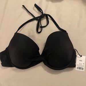 Lightly Lined Black Bikini Top 34DD. NWT